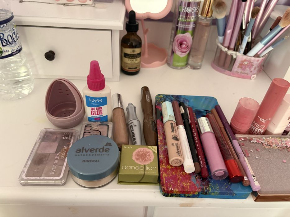 Лот с гримове на бенефит и др