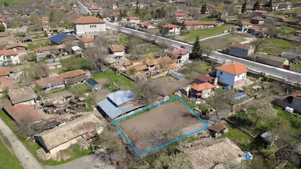 Парцел в Варна, област-с.Петровдол площ 515 цена 26000