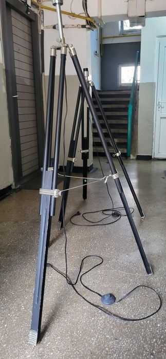 Lampa trepied la bucată
