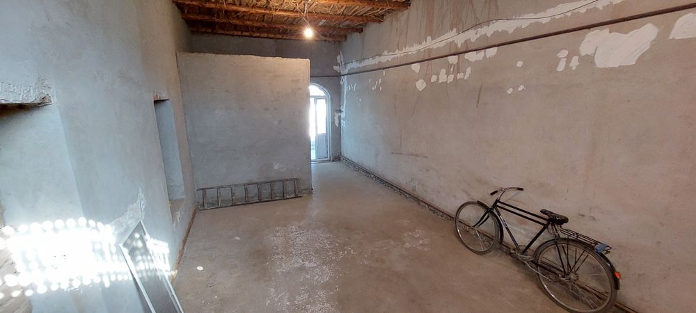 Майкалхозда жер жай сатылады срочно.