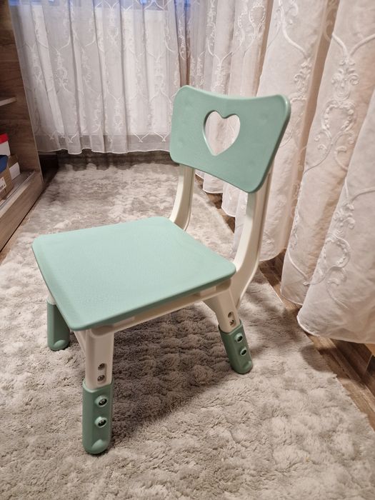 Vând scaune copii reglabile