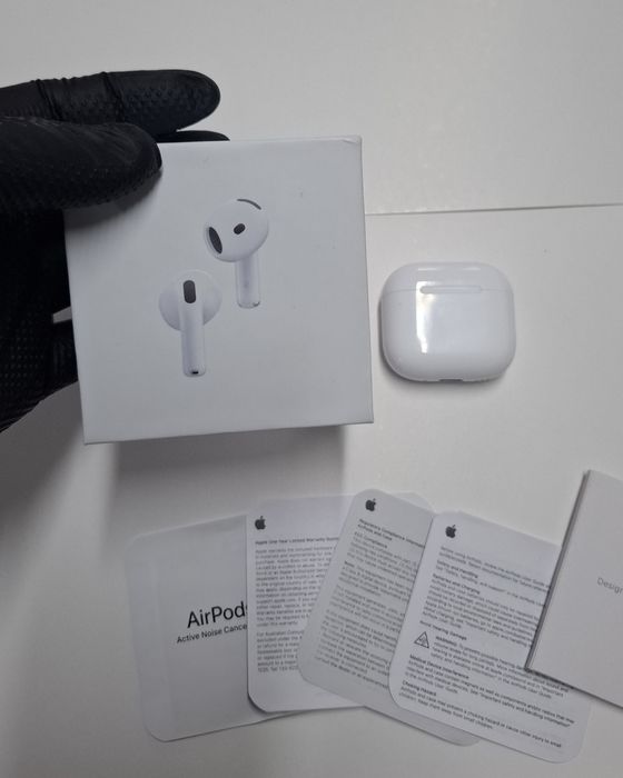 AirPods 4 cu ANC