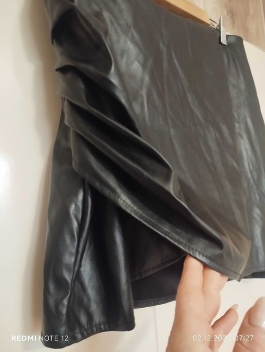 Кожена пола ХЛ размер