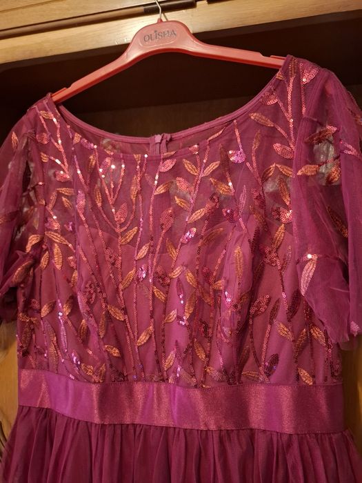 Rochie nouă vișinie