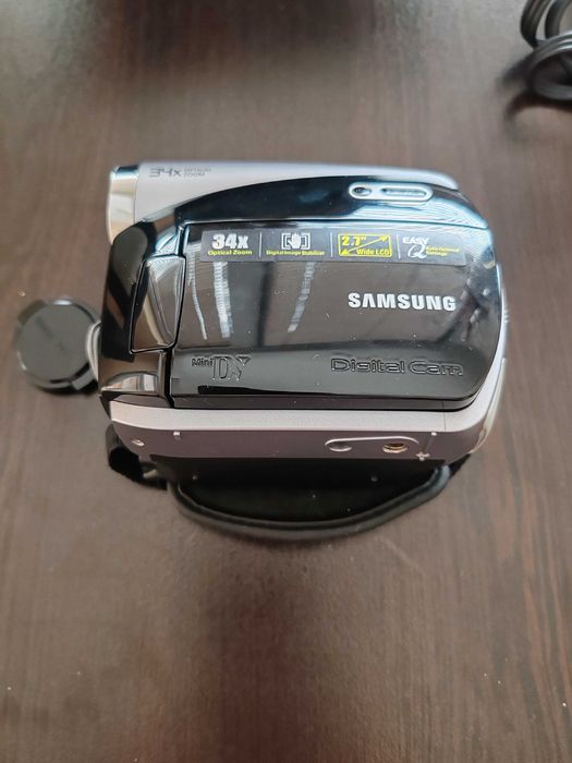 Видеокамера SAMSUNG - VP-D381 PAl