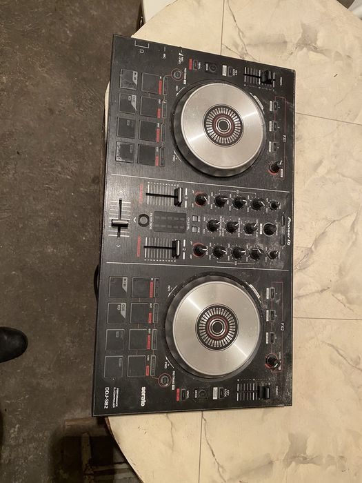 Pioneer DDJ-SB2 DJ контролер