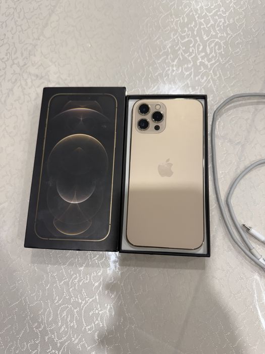 Айфон 12 про макс [в идеальном состояний]