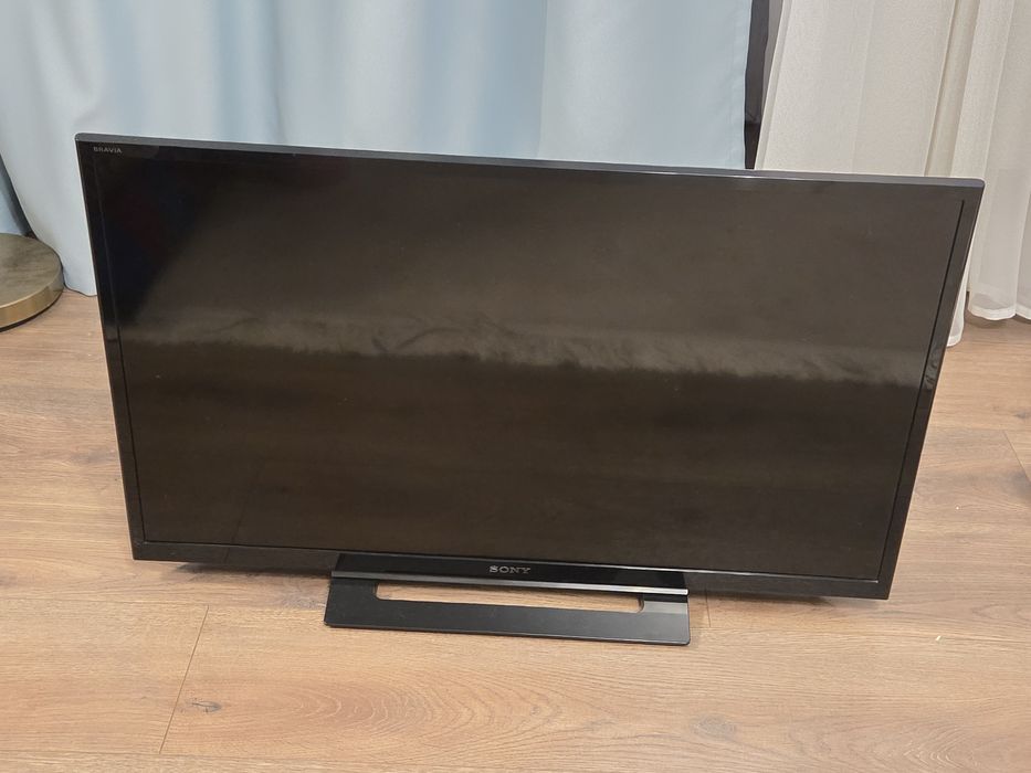 Телевизор Sony 32" LED — отличное состояние