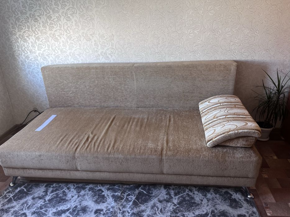 Продам диван с ящиками для хранения(внутри)