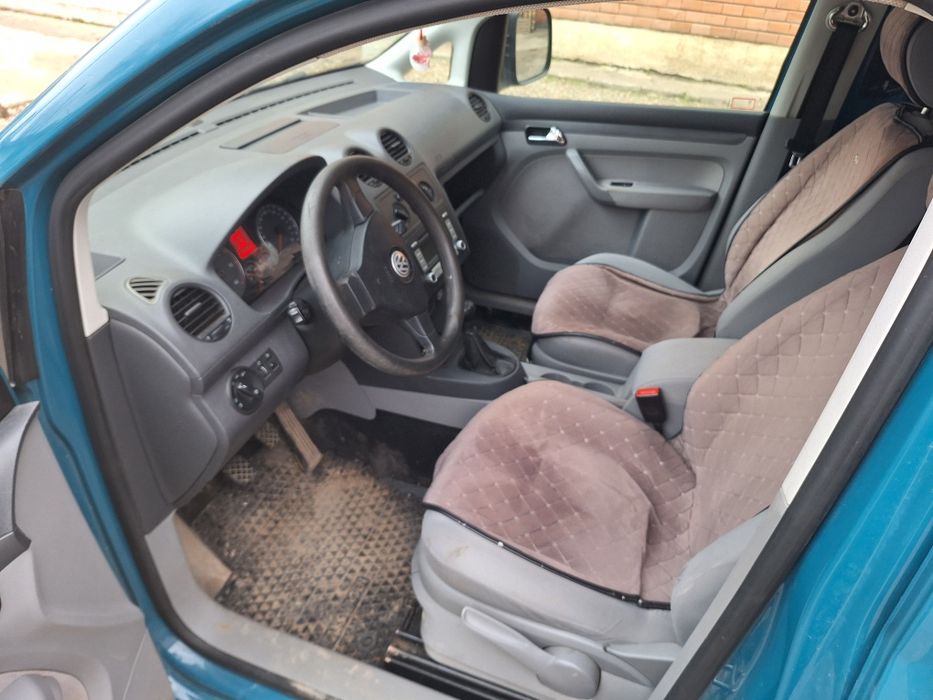 Vând Volkswagen caddy