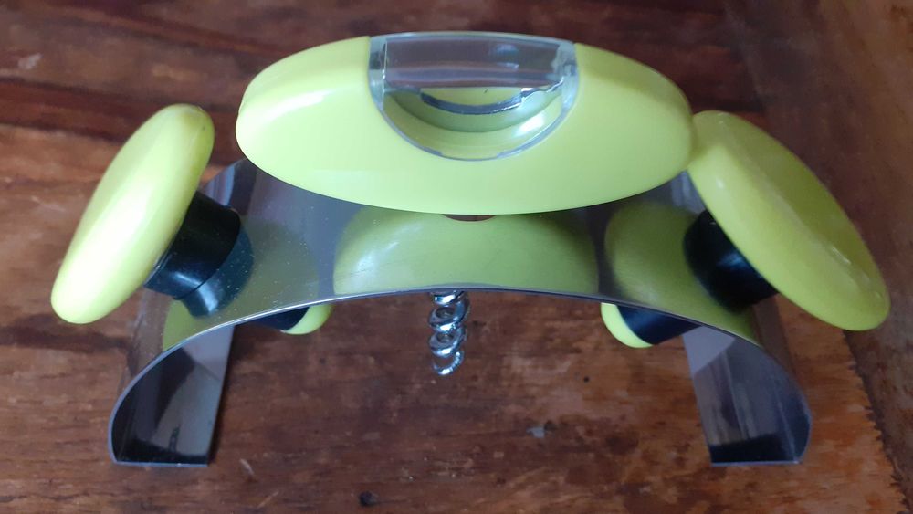 комплект тирбушон , отварачка и запушалки за туризъм, дизайнерски