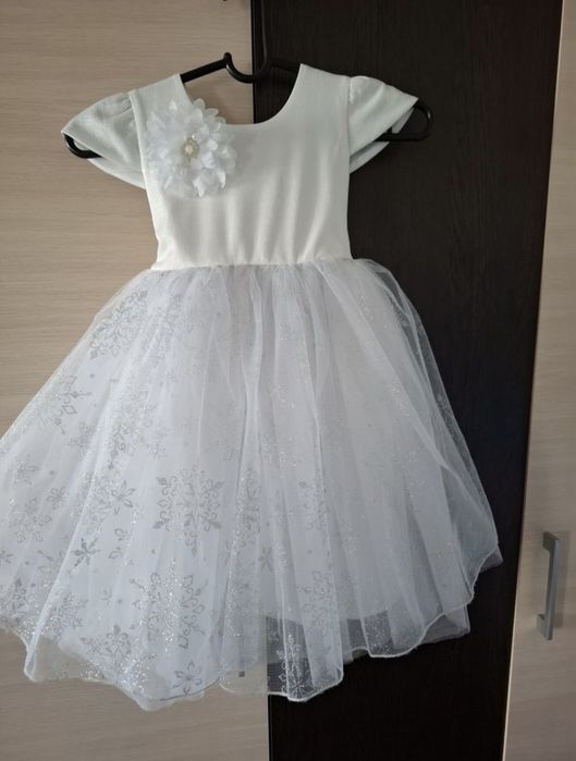 Продам платье для девочки