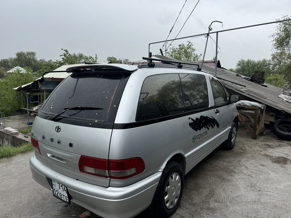 Toyota Lucida в хорошем сост