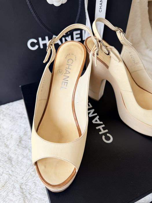Sanda Chanel SS10