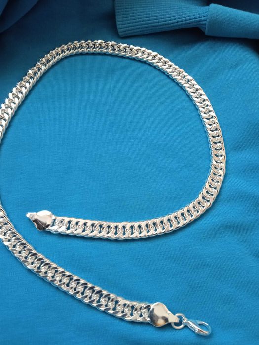 Нов,масивен сребърен мъжки ланец. Сребърна гривна за мъж. В кутия.