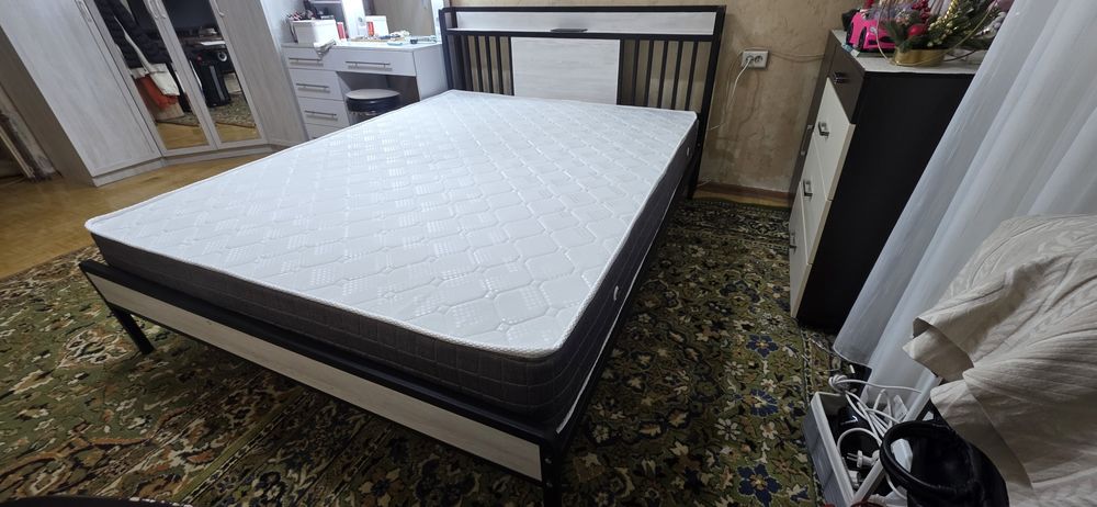 Металлические двуспальная кровать МОДЕЛЬ.  (COMFORT)