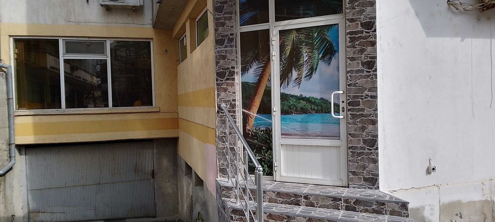 Продава търговско помещение в района на Манастира