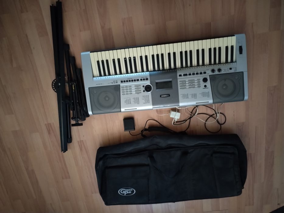 Orga-claviatura YAMAHA