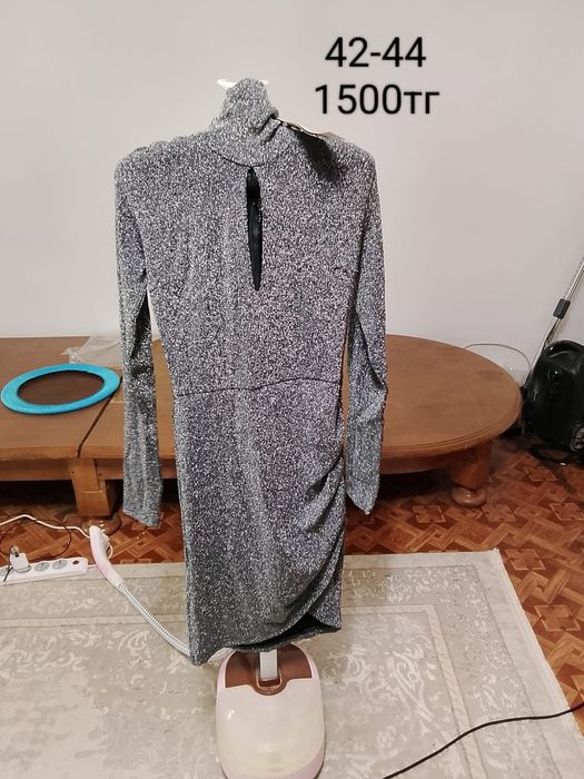 Продам платье женское
