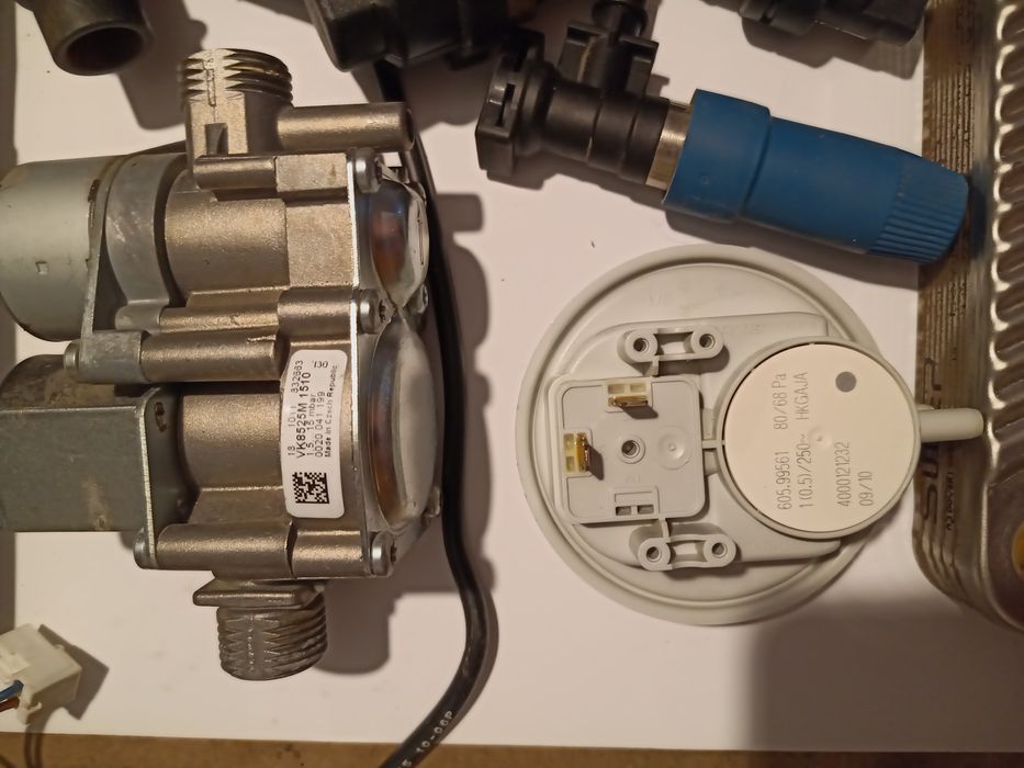 Themaclassic F 25 E Presostat Schimbator secundar Fluxostat