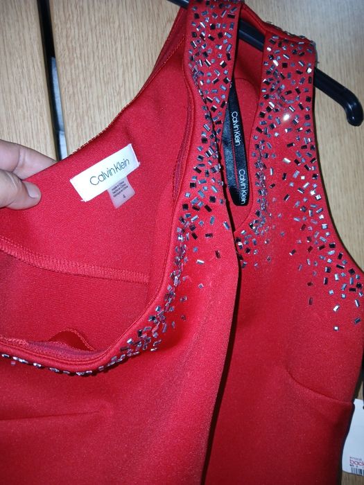 Vând rochiță  Kelvin Klein.