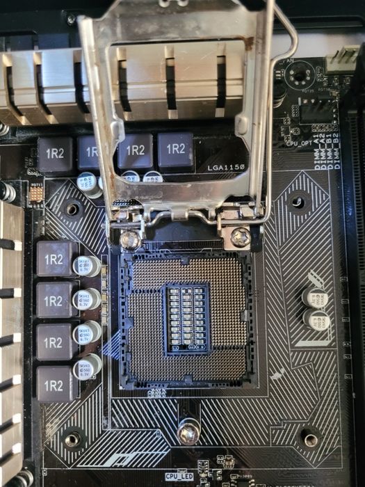 Продам материнскую плату Asus