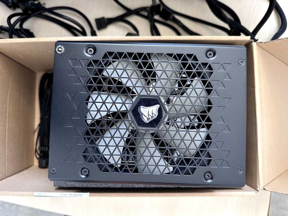 Захранване Corsair HX1200i, 1200 Watt, 80 PLUS Platinum, съвместимо с ATX 3.1 & - PCIe 5.1