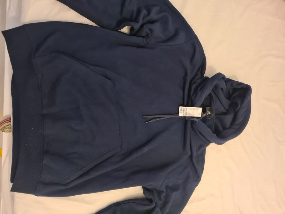 Vând hanorac de la H&M nou.