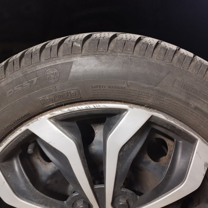 Зимни гуми 205/55/16 с джанти за BMW