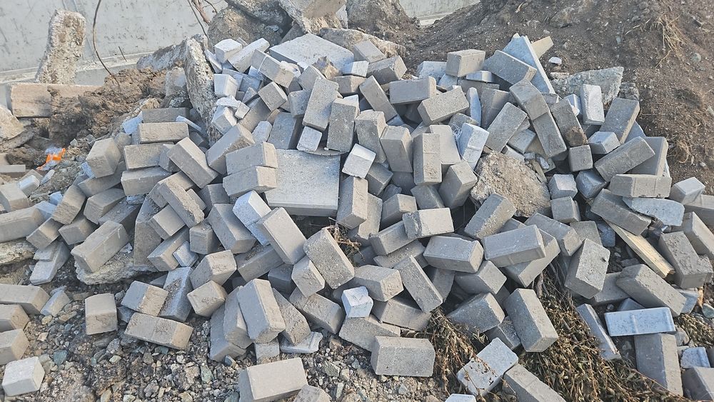 Брусчатка б/у серого цвета