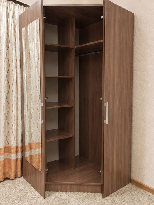 Срочно продам Шкаф