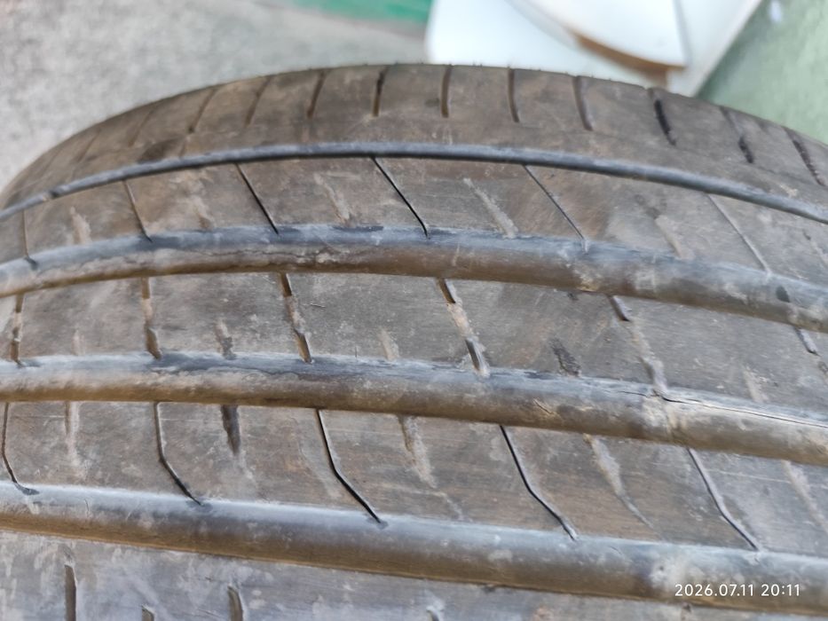 Nexen 235 55 17 летни гуми
