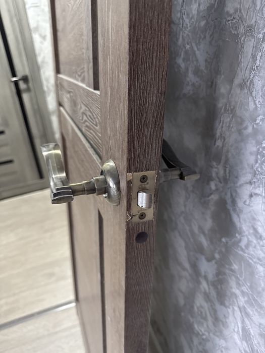 Продам дверь. В хорошем состояние