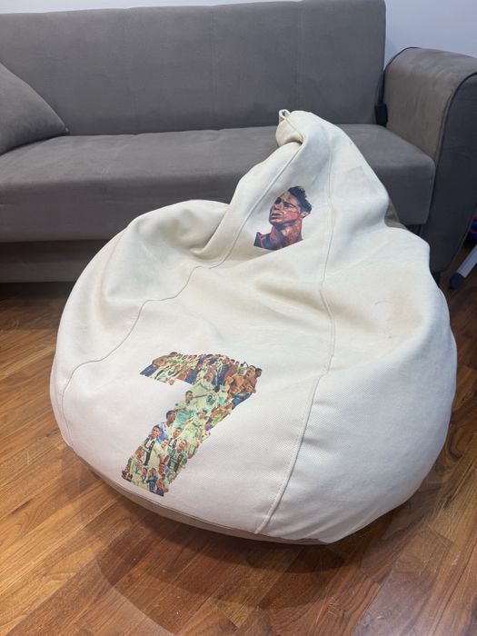 Срочно продам пуфик Роналдо