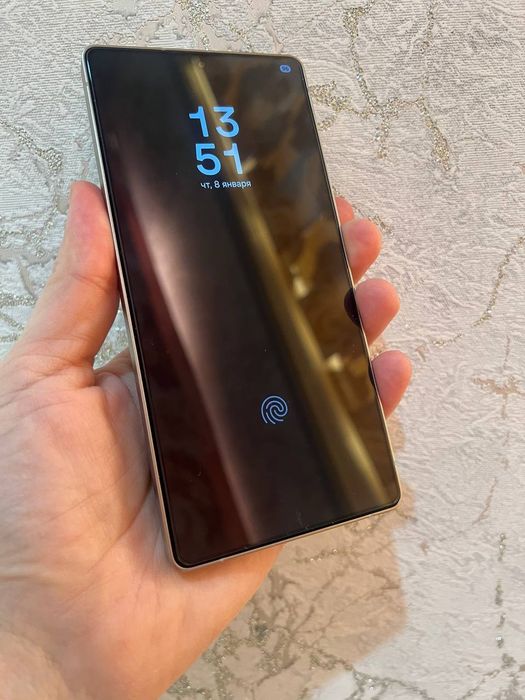 Galaxy S25 ultira 12 256 hali yangi telfon shu oy karopkadan ochilgan