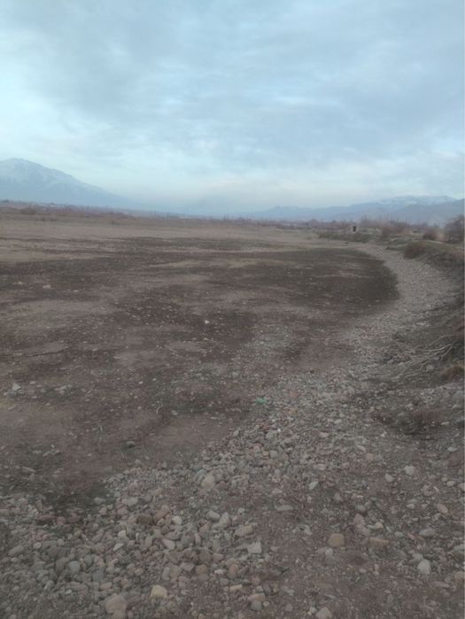 Yer sotiladi angrenda 2 gektar yer
