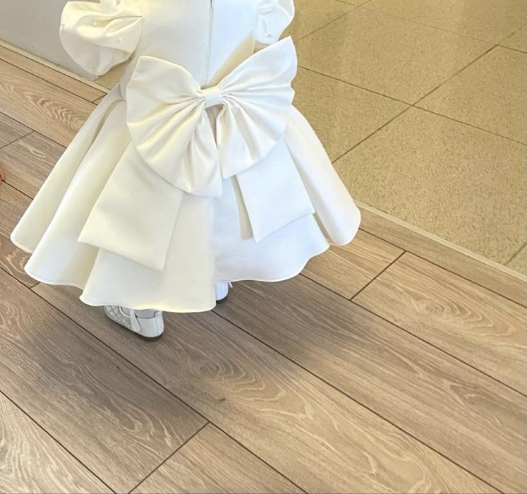 Продам платье для девочки