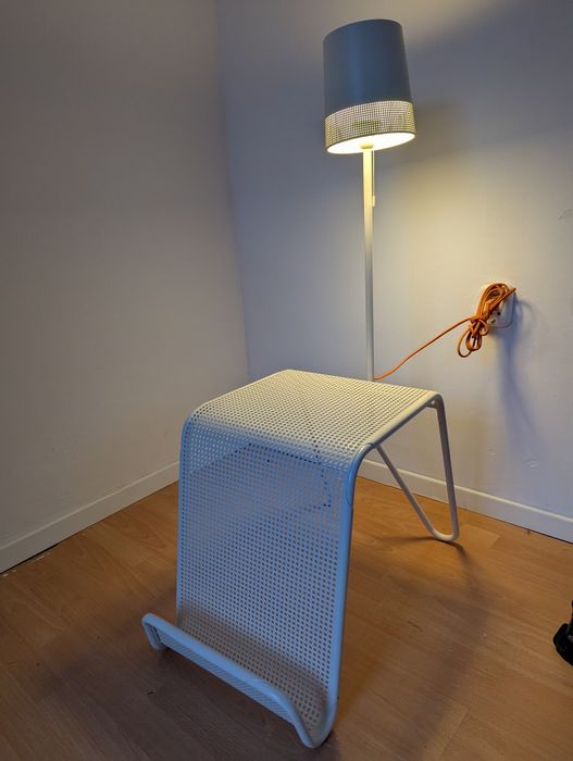 Lampă +masă+ suport reviste Ikea ediție limitată negociabil