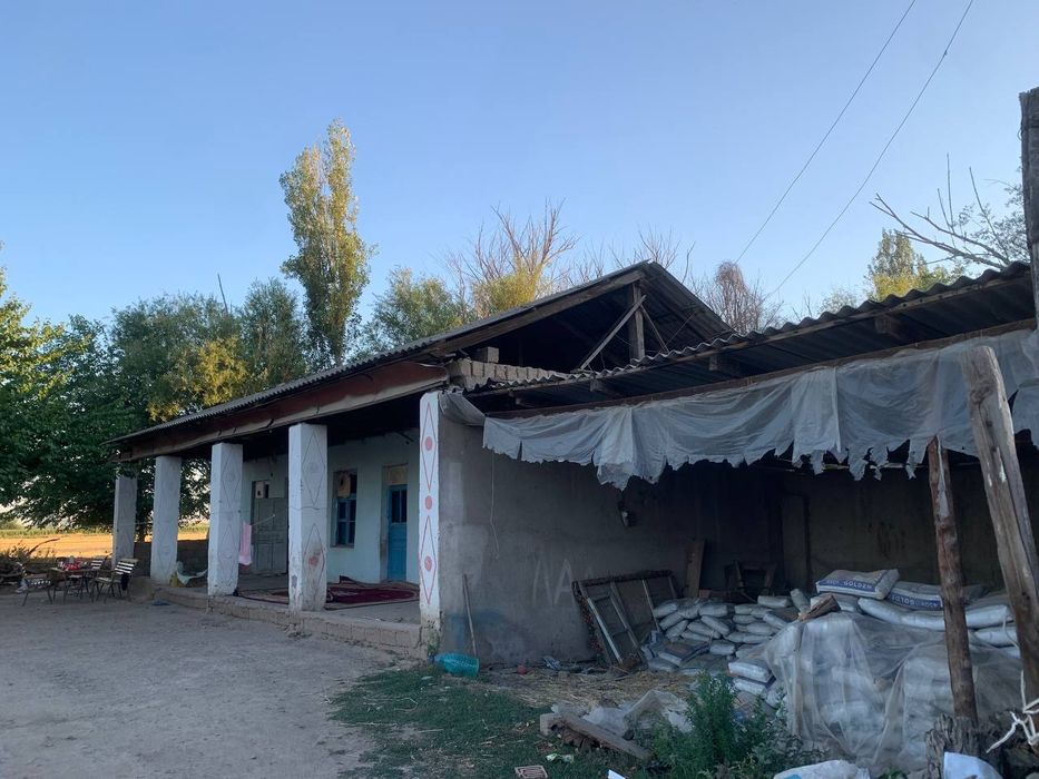 15 sotix yer sotiladi