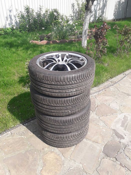 Roți pe 17" cu cauciucuri de vară