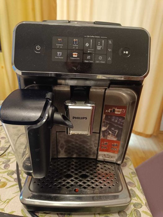 Vand esspresor automat Philips, aproape nou