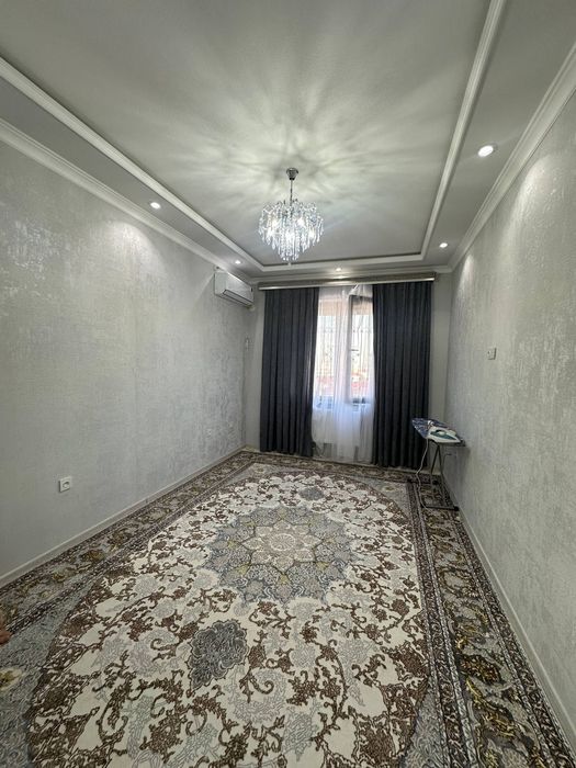 Яккасарой тумани Алишер Навои метро якинида янги қурилган уйда 2 хона