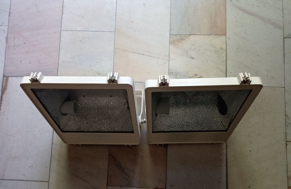 Projektor . Sotiladi