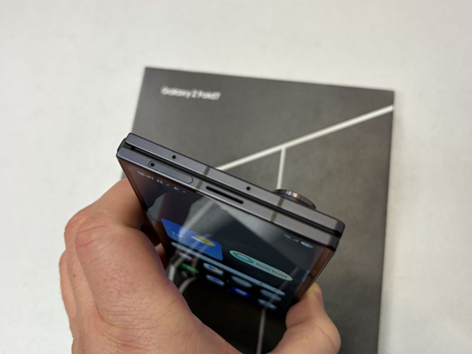 Samsung Galaxy Z Fold 7, 256 gb, 12 gb ram, JetBlack, la cutie