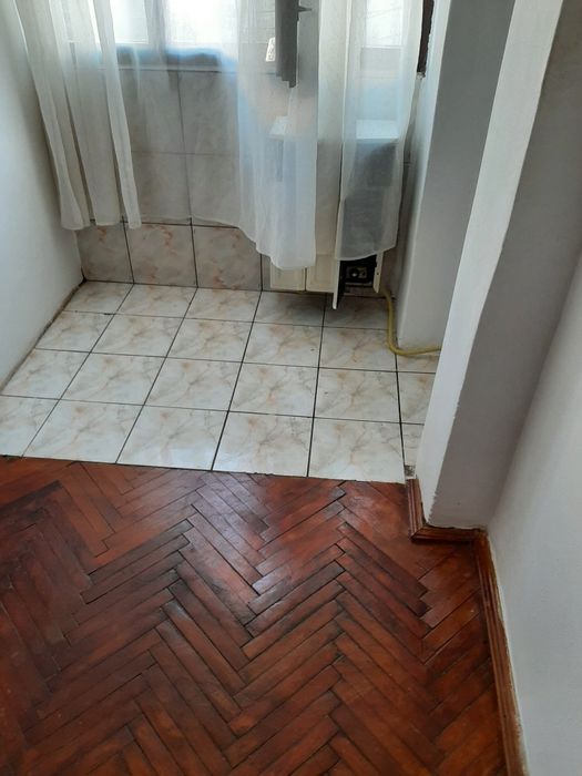 Închiriez garsonieră