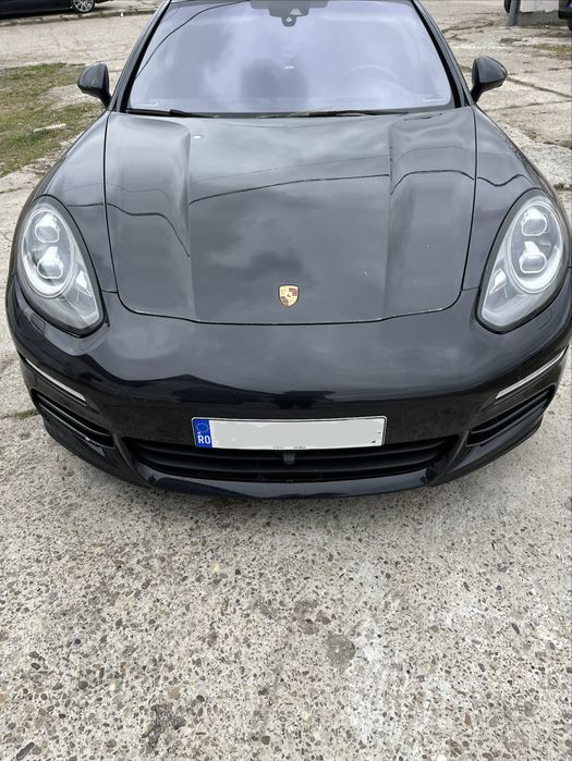 Porsche Panamera 4S