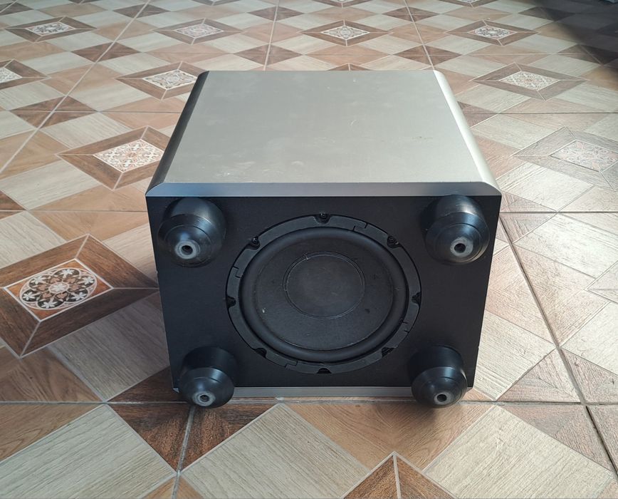 Vând subwoofer JBL sau difuzor JBL 20 cm 200W