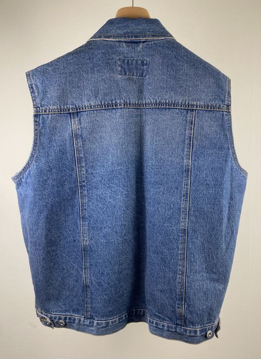 Джинсовая жилетка б/У