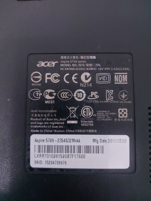 ACER aspire 5749 NOUTBOOK sotiladi