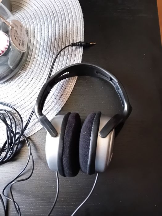 Căsti Philips cu fir